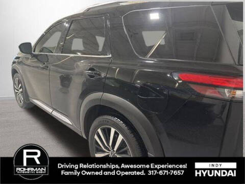 2023 Nissan Pathfinder Platinum