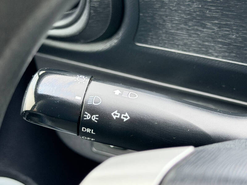 2013 Toyota Prius c Two