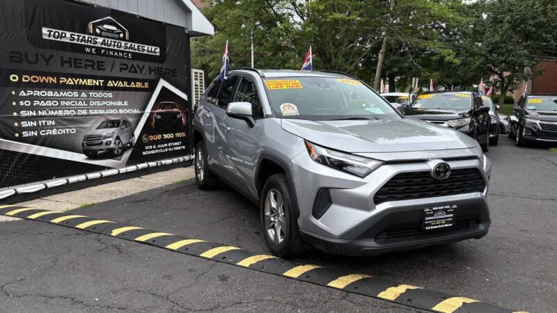 2022 Toyota RAV4 XLE's photo