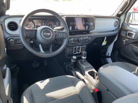 2025 Jeep Gladiator Sport S