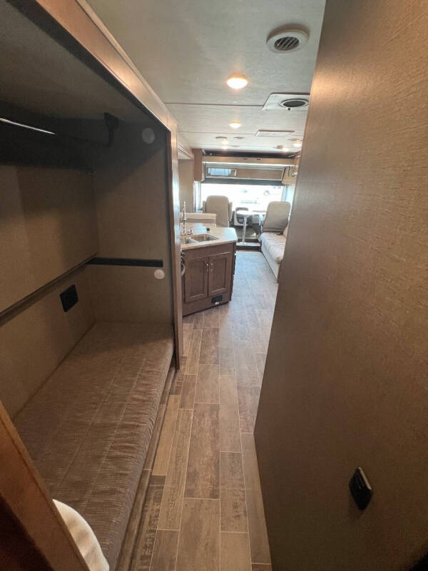 2019 Winnebago Intent 31P Class A RV