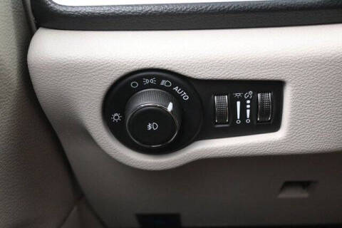 2024 Chrysler Pacifica Plug-In Hybrid Select
