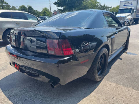 2004 Ford Mustang GT Deluxe