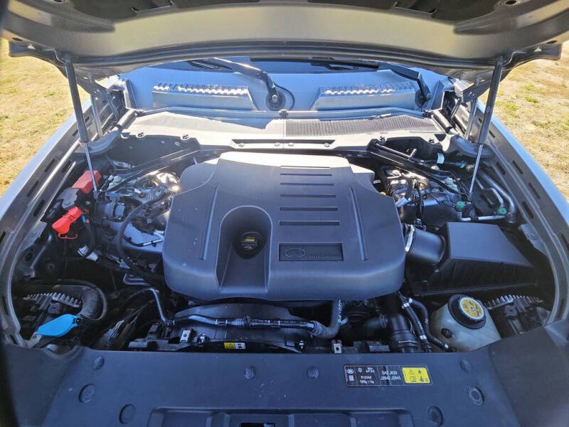 2020 Land Rover Defender 110 SE