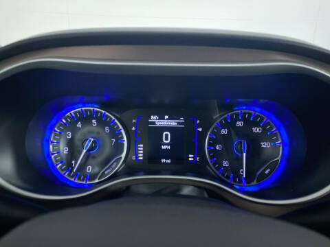 2024 Chrysler Voyager LX