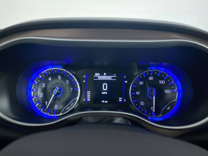 2024 Chrysler Voyager LX