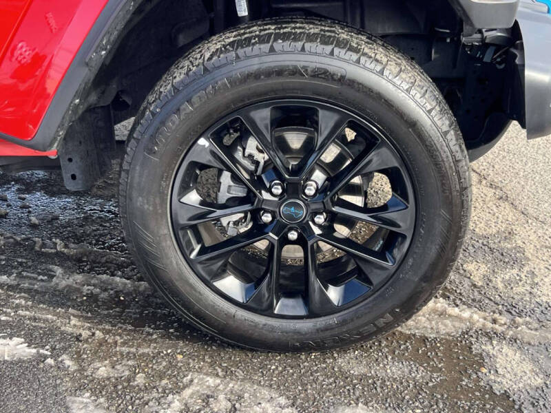 2024 Jeep Wrangler Sahara 4xe