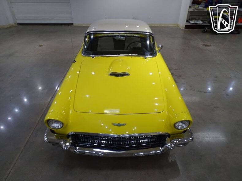 1957 Ford Thunderbird