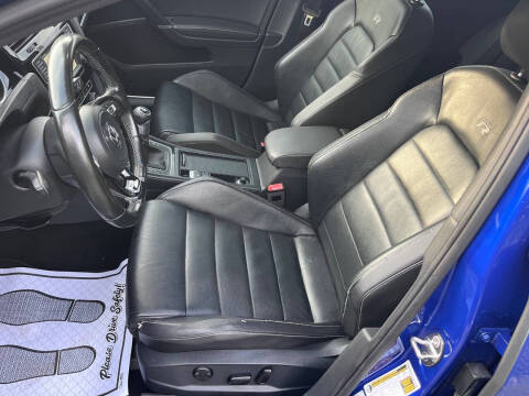 2017 Volkswagen Golf R 4Motion