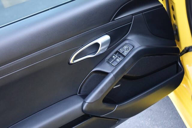 2021 Porsche 718 Cayman