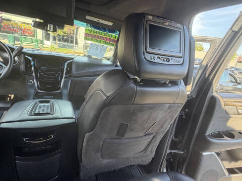 2017 Cadillac Escalade ESV Platinum