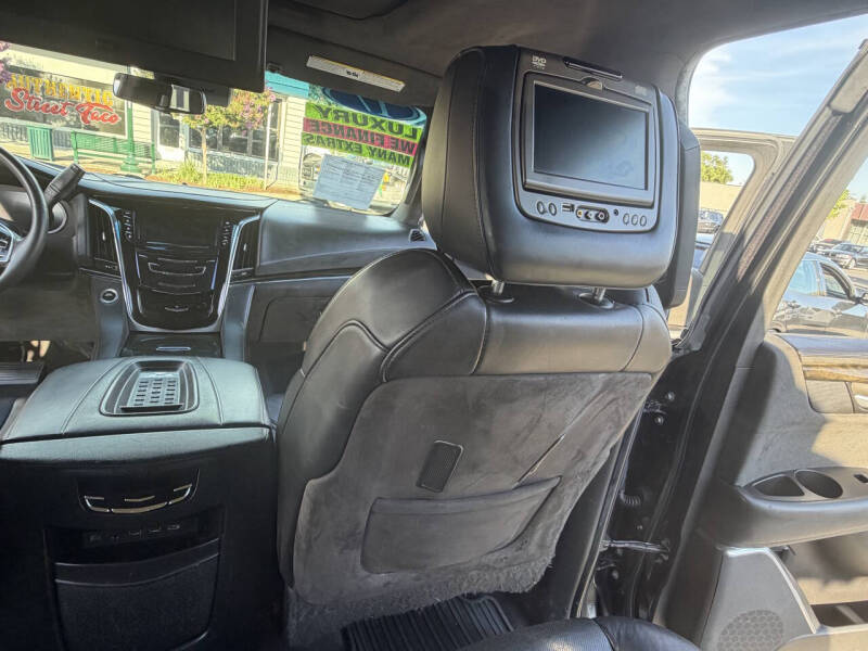 2017 Cadillac Escalade ESV Platinum
