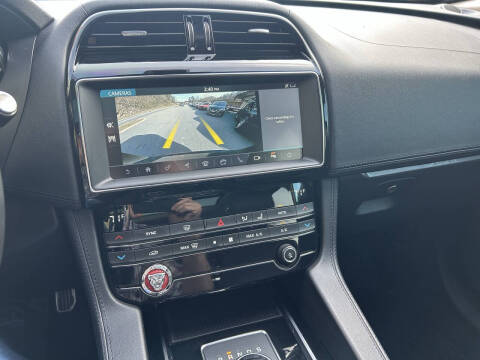 2019 Jaguar F-PACE 30t Prestige