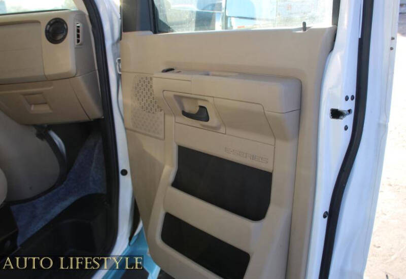 2014 Ford E-Series E-450 SD