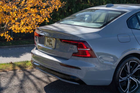 2024 Volvo S60 B5 Core Dark Theme