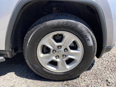 2017 Jeep Grand Cherokee Laredo E