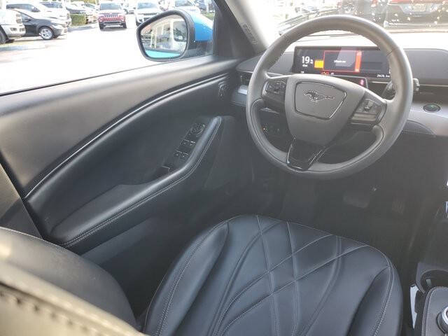 2022 Ford Mustang Mach-E Select