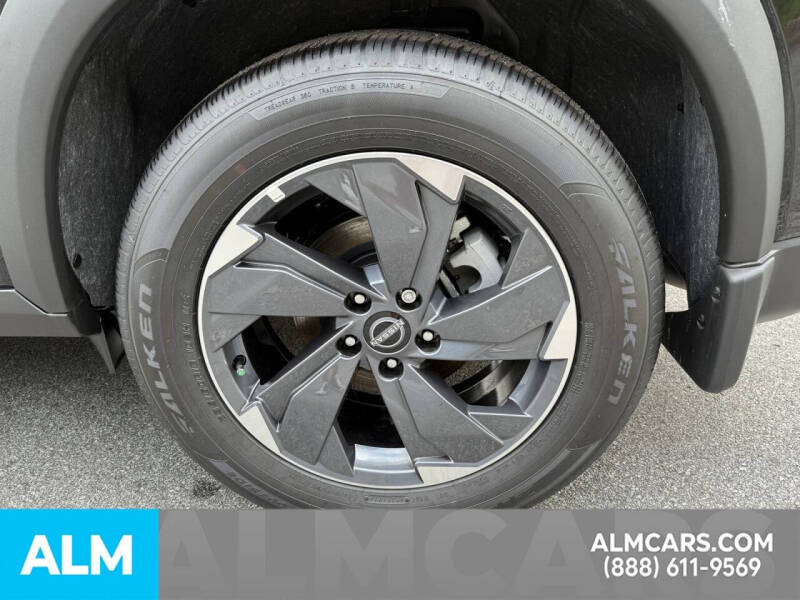 2025 Nissan Rogue SV