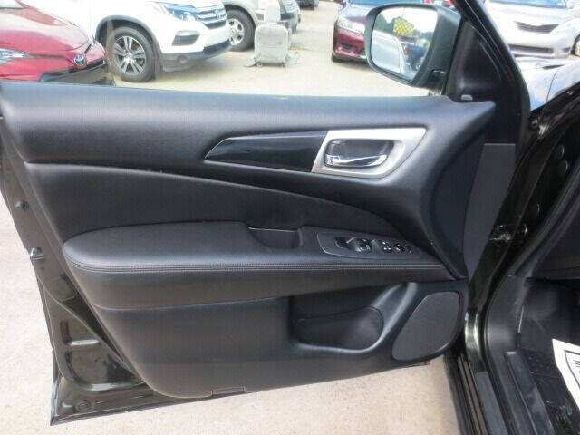 2020 Nissan Pathfinder SV