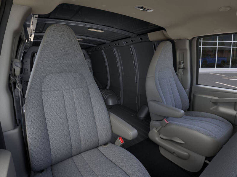 2025 Chevrolet Express 2500