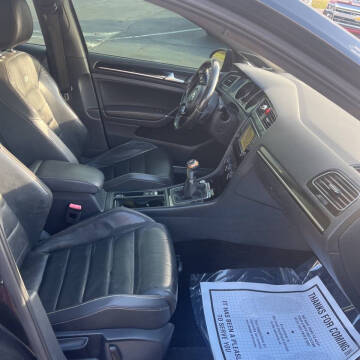 2016 Volkswagen Golf R 4Motion