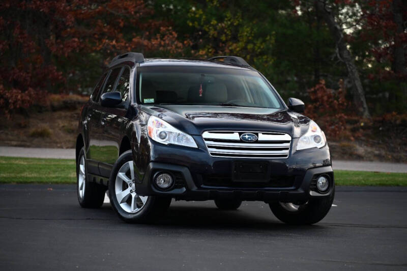 2013 Subaru Outback Premium's photo