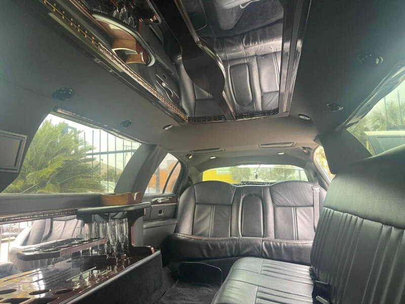 2011 Lincoln Town Car Executive