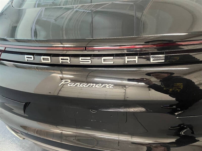 2018 Porsche Panamera 4