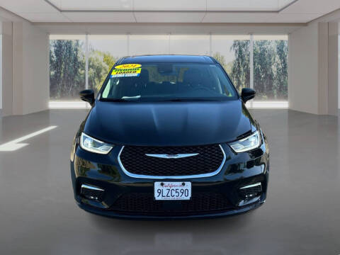 2024 Chrysler Pacifica Plug-In Hybrid Select