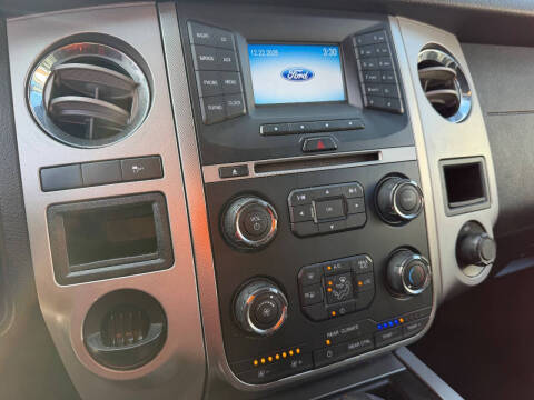 2017 Ford Expedition EL XLT