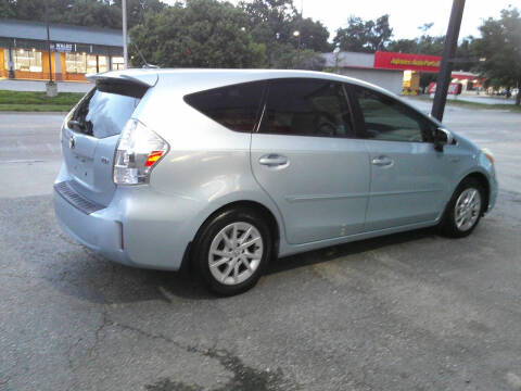 2013 Toyota Prius v Five