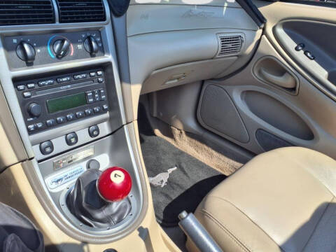 2004 Ford Mustang GT Deluxe