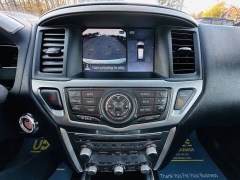 2017 Nissan Pathfinder SL