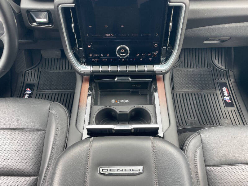 2025 GMC Yukon Denali