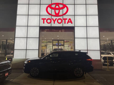 2021 Toyota Highlander Hybrid Platinum