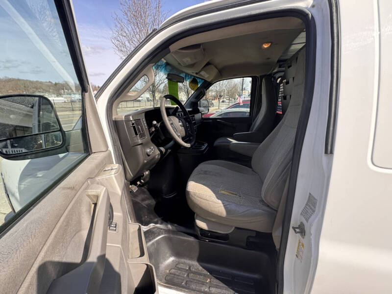 2016 GMC Savana 2500