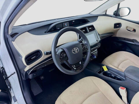 2020 Toyota Prius LE