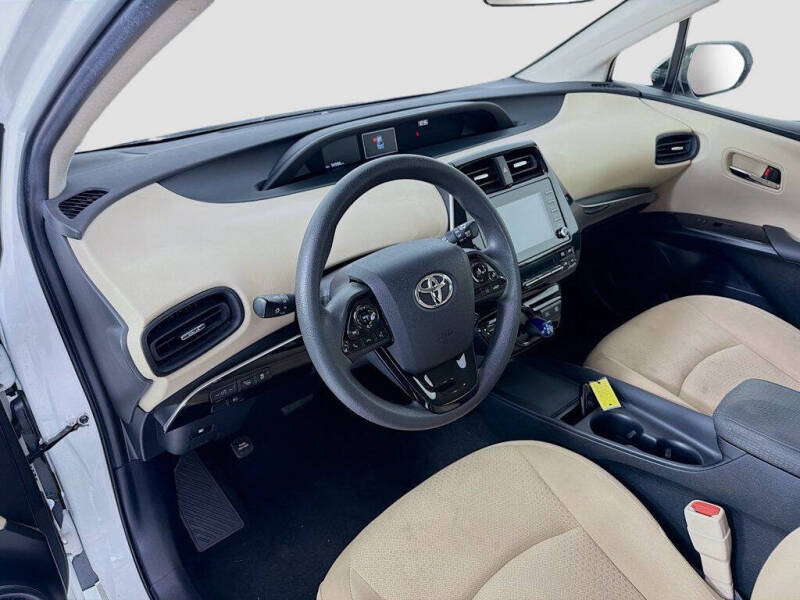 2020 Toyota Prius LE