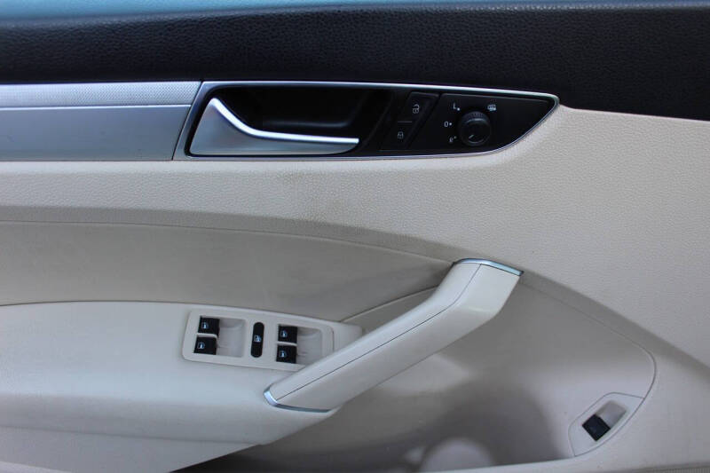 2019 Volkswagen Passat Wolfsburg