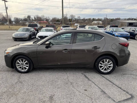 2018 Mazda MAZDA3 for sale at M&R Auto Sales Inc in Bowling Green KY