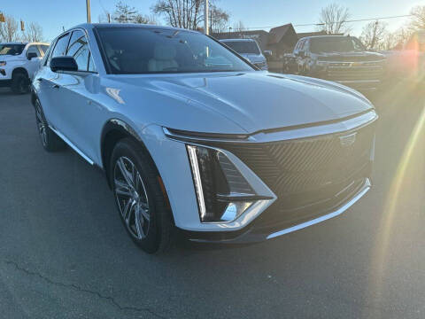 2024 Cadillac LYRIQ Luxury 1