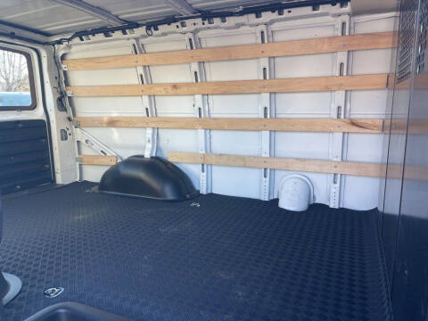 2023 GMC Savana 2500