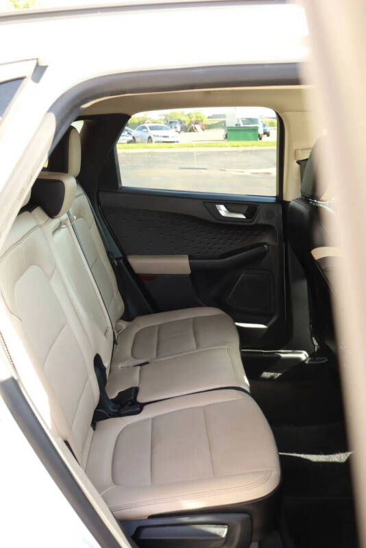 2020 Ford Escape Titanium