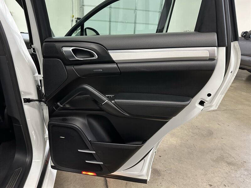 2013 Porsche Cayenne GTS