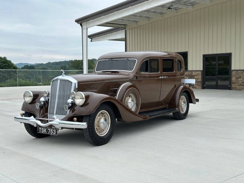1934 Pierce-Arrow 1240A V12 Sedan