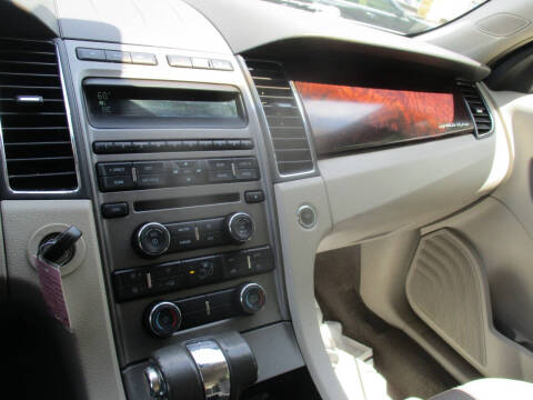 2010 Ford Taurus SEL