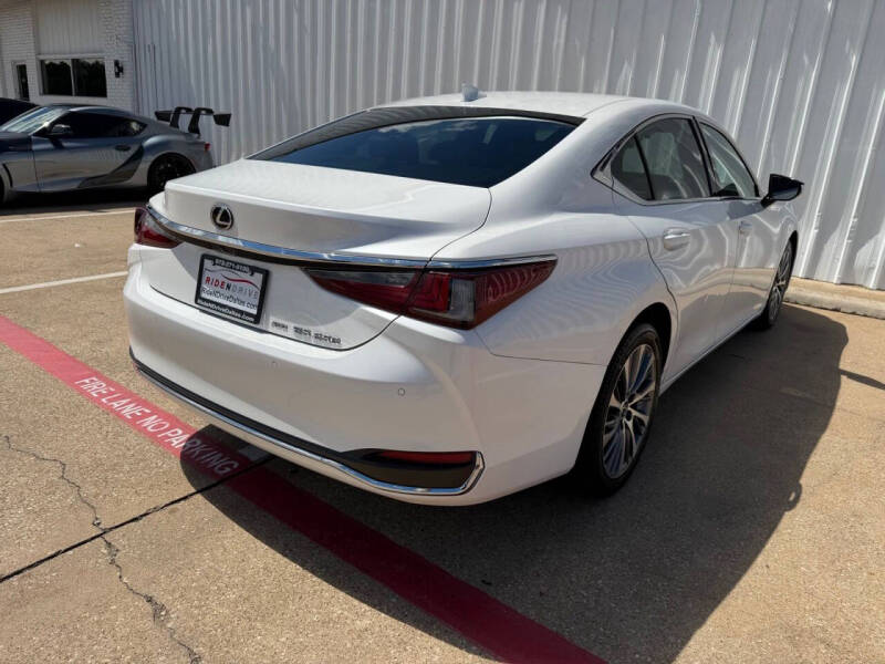 2021 Lexus ES 250