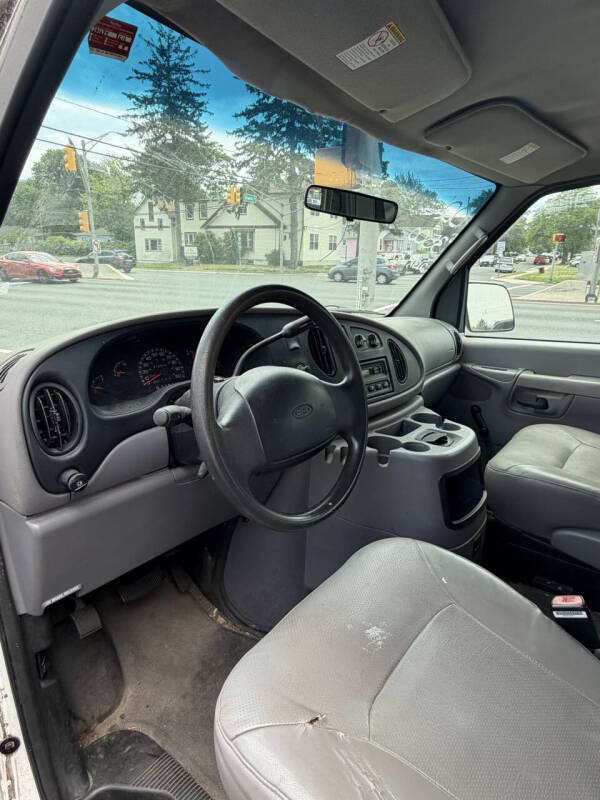 2002 Ford E-Series E-250