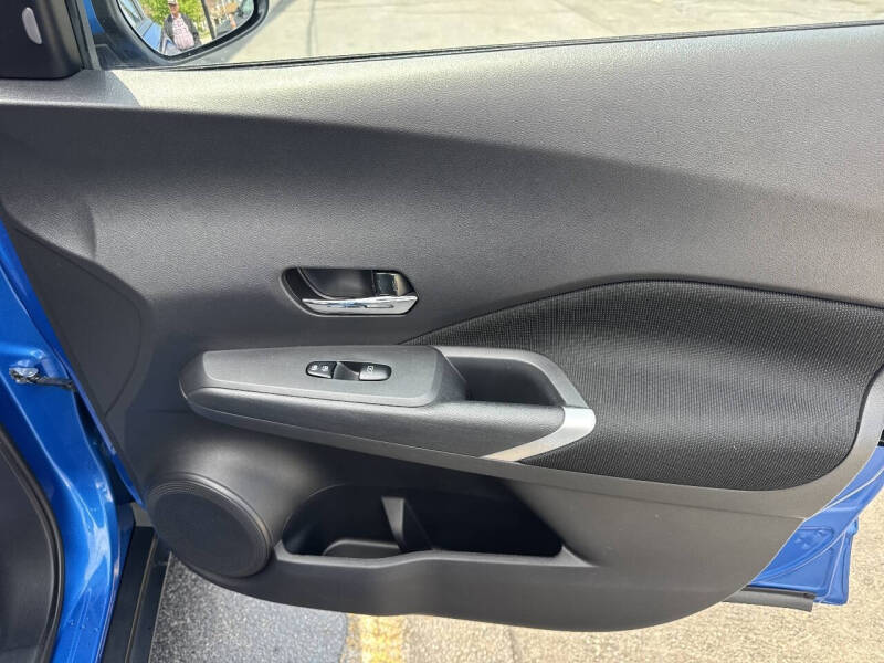 2022 Nissan Kicks SV
