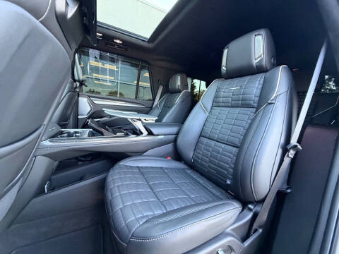 2025 Cadillac Escalade-V